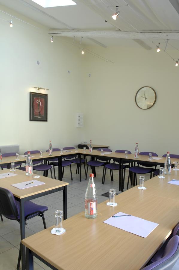Hotel Restaurant Le Clos De Pradines Saint-Quentin-la-Poterie Exterior photo